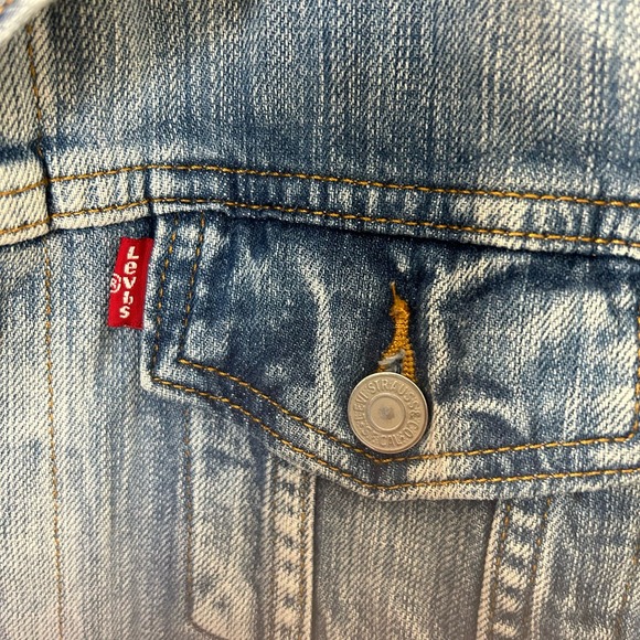Levi’s Blue Denim Button Trucker Jacket | Size Large - Picture 4 of 10